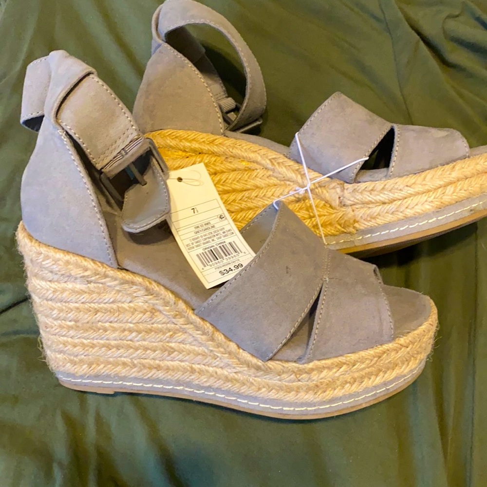 Grey Wedges